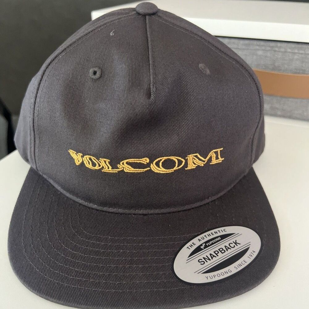 VOLCOM Volbaige Snapback Hat Men's Black Adjustable Cap Embroidered